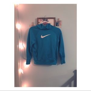🧢Nike women’s Carolina blue Pullover 🎽